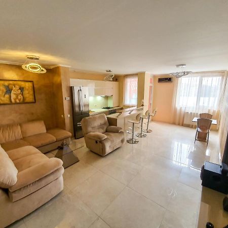 Royal Central Apartament Apartment Oradea Luaran gambar