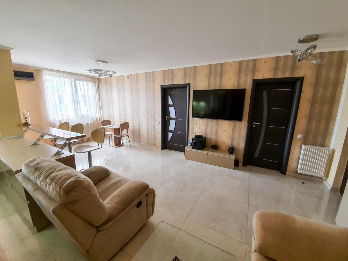 Royal Central Apartament Apartment Oradea Luaran gambar