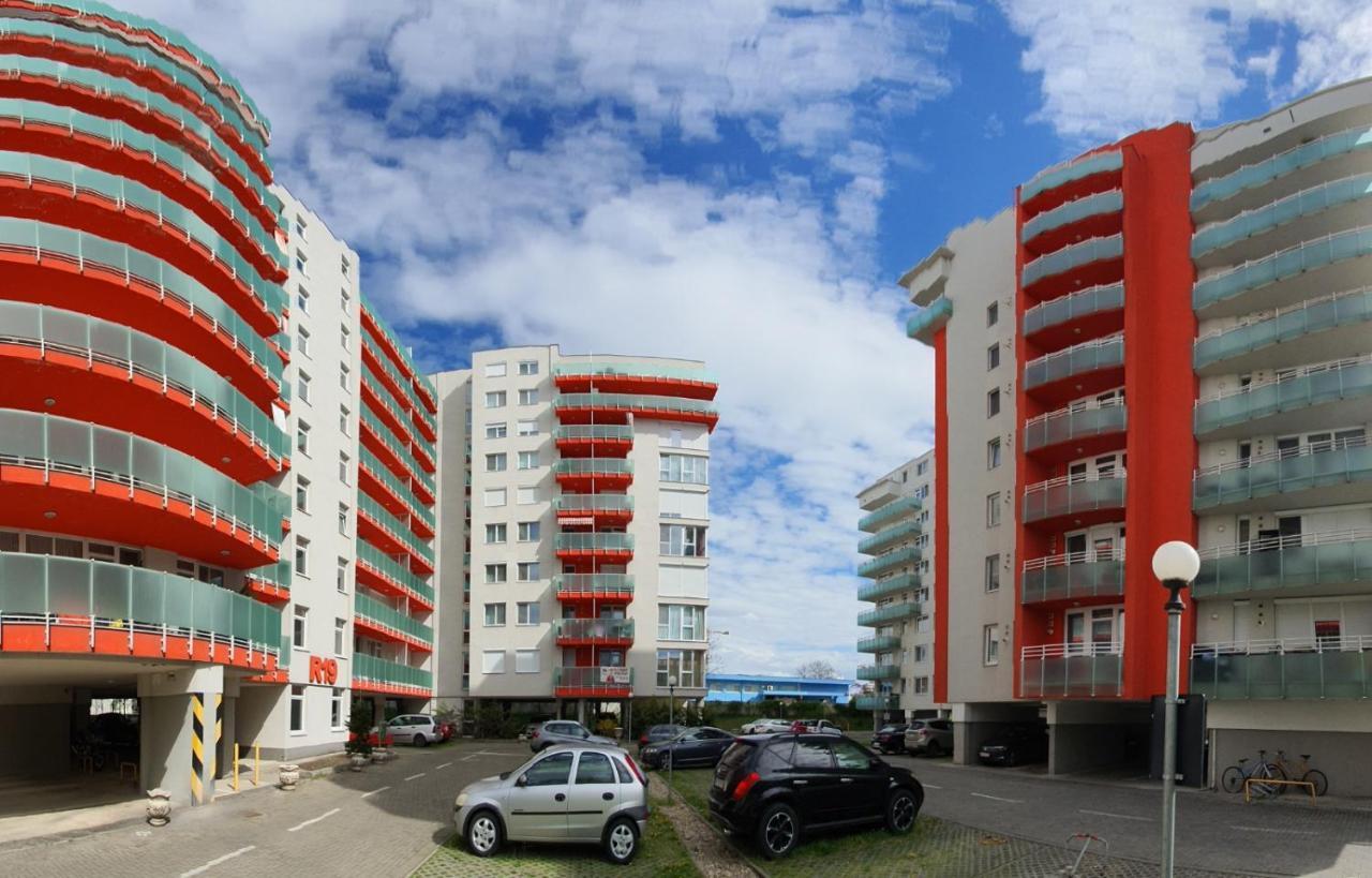 Royal Central Apartament Apartment Oradea Luaran gambar