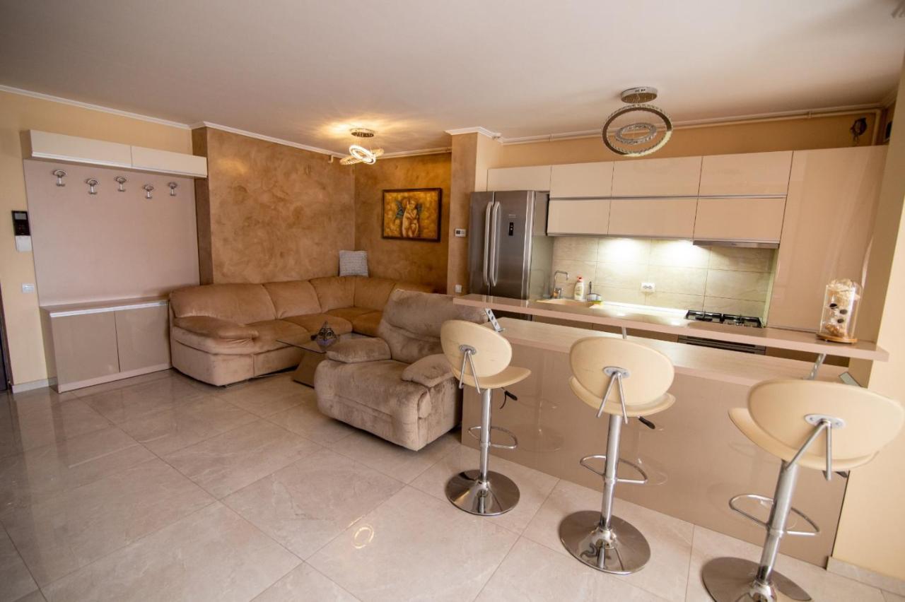 Royal Central Apartament Apartment Oradea Luaran gambar