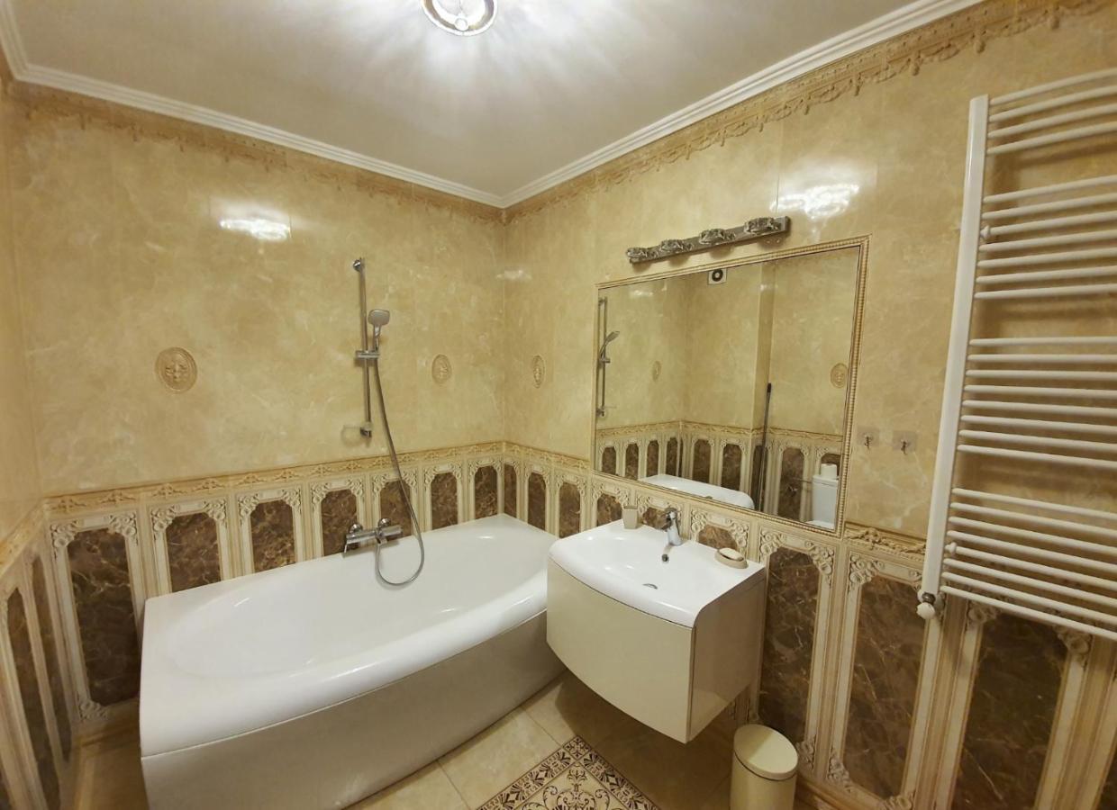 Royal Central Apartament Apartment Oradea Luaran gambar
