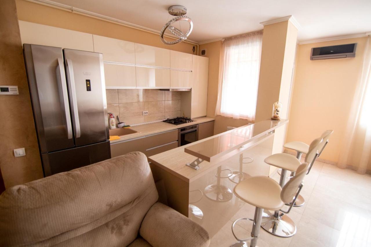 Royal Central Apartament Apartment Oradea Luaran gambar