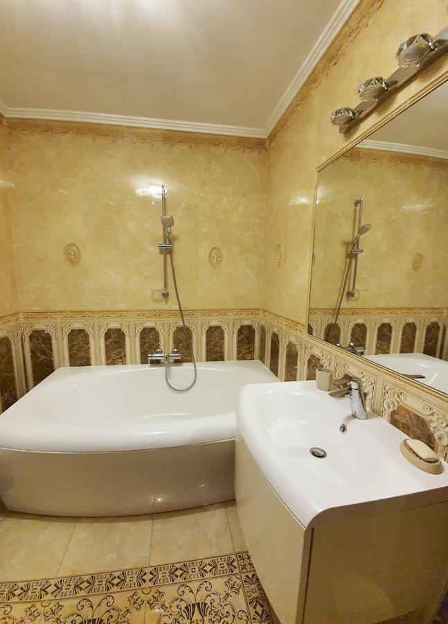 Royal Central Apartament Apartment Oradea Luaran gambar